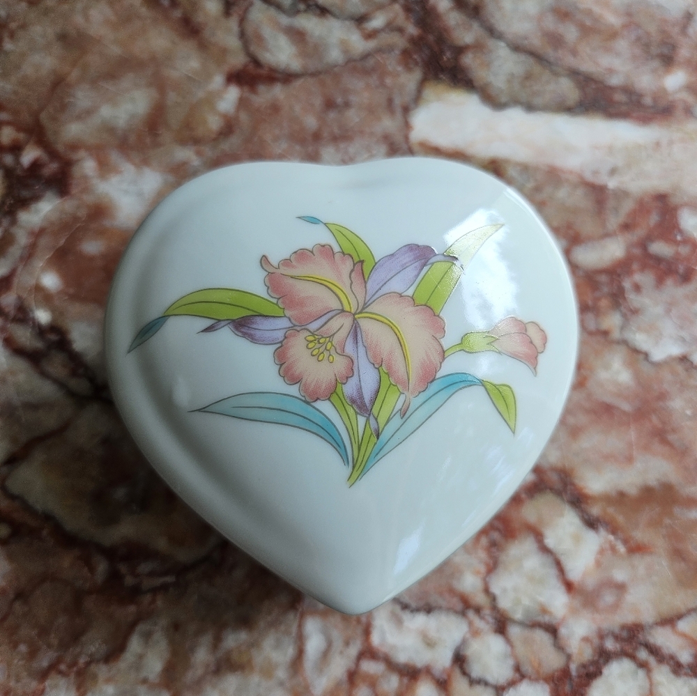 Vintage Otagiri Orchid Mist Porcelain Trinket Box